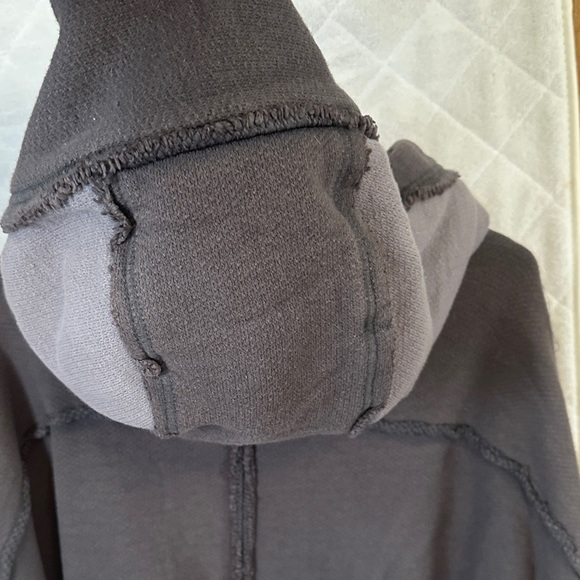 Flash sale , never worn ! We The Free womens Charcoal and Blue Sweater - Picture 3 of 4